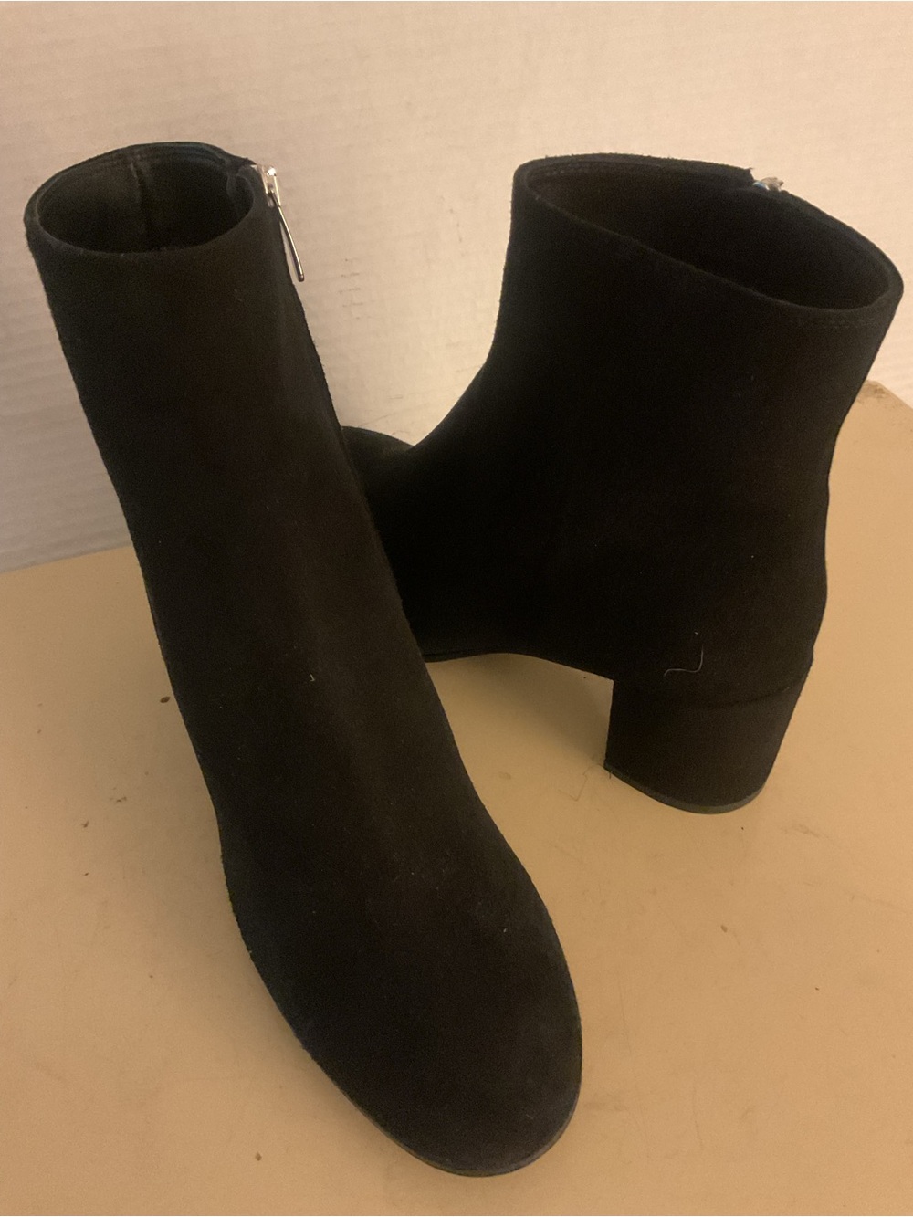 Margaux women Black Suede  Chelsea Heel boots US 7.5 Narrow - Picture 2 of 12